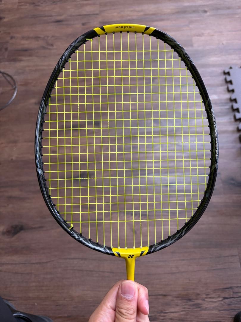 ナノフレア1000z バドミントンラケット イエロー/ブラック