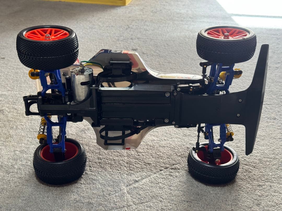 タミヤサンダーショットボディ&ウイング搭載セイントドラゴンシャーシ、メカ・OP付