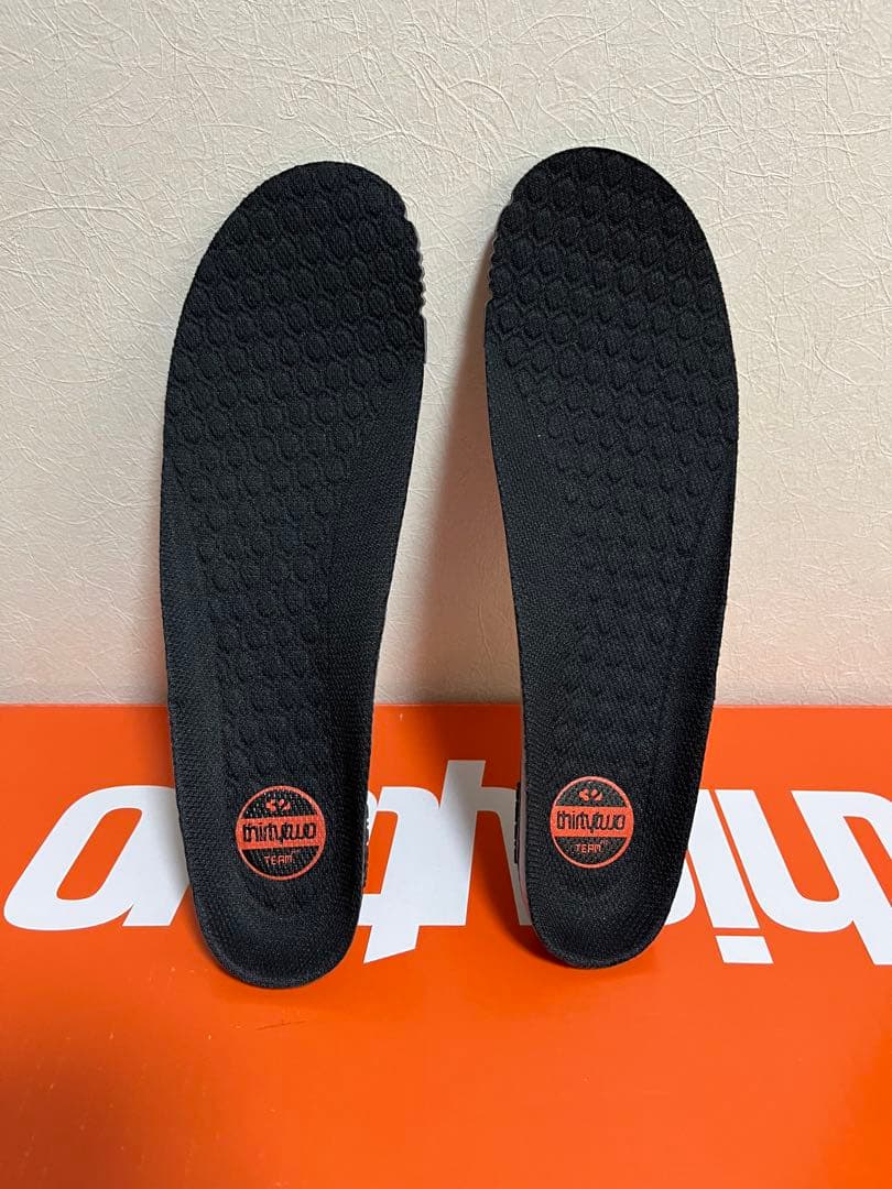 美品thirtytwo LASHED x VOLCOM 24-25 27.5cm