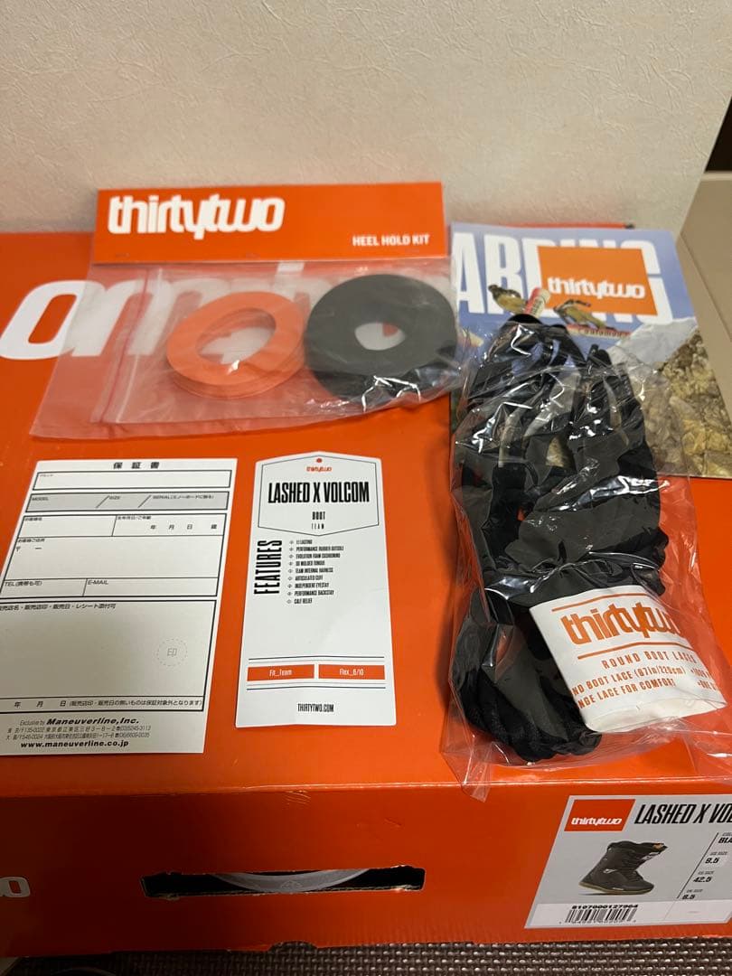 美品thirtytwo LASHED x VOLCOM 24-25 27.5cm