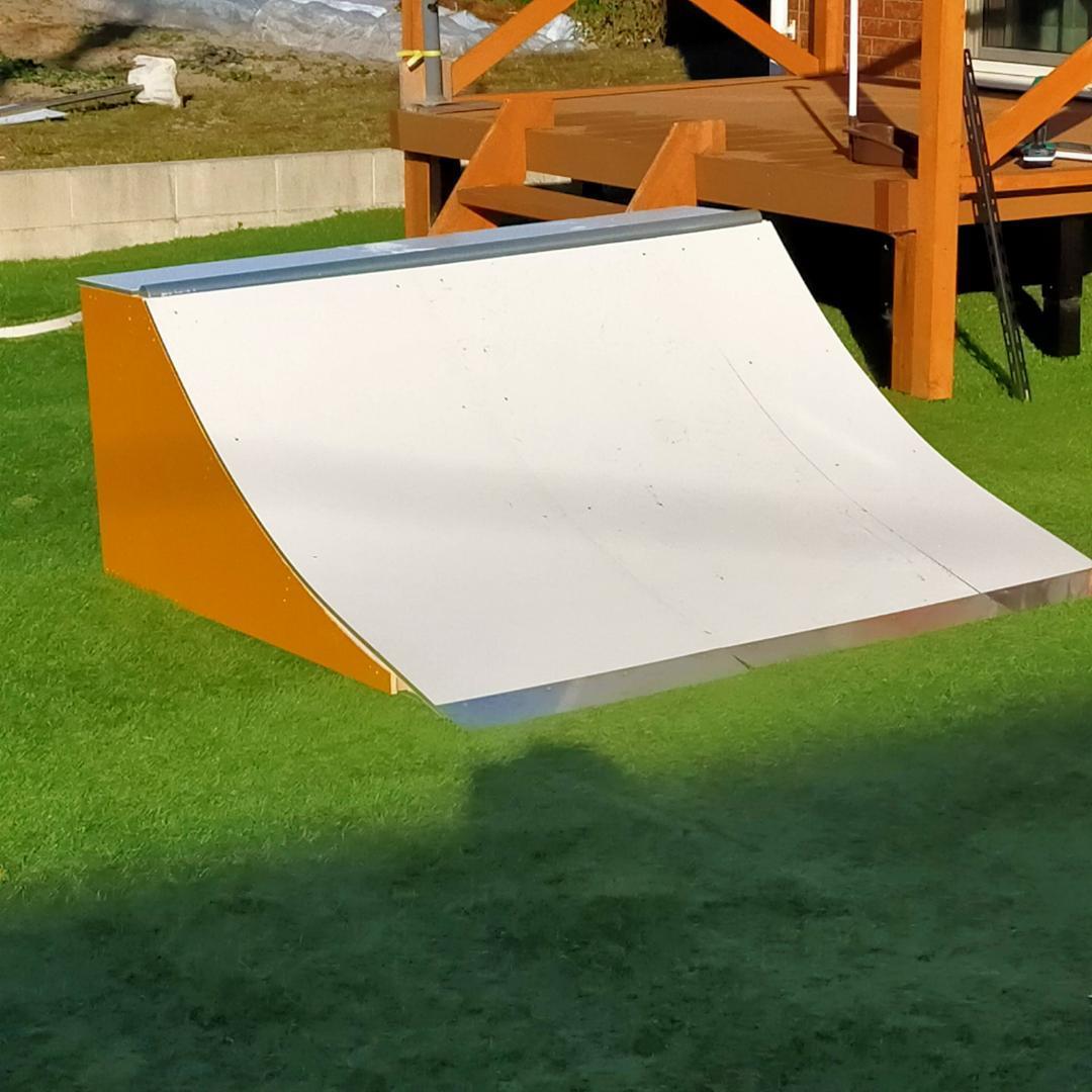 【オーダー受付中】送料込み スケボーランプ 組立キット スケボー