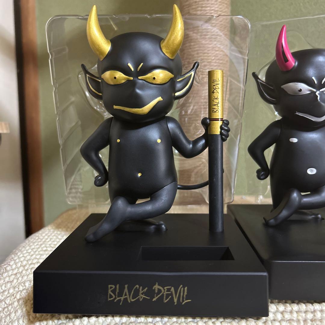 ブラックデビルフィギュア2 体　 ステッカー6枚