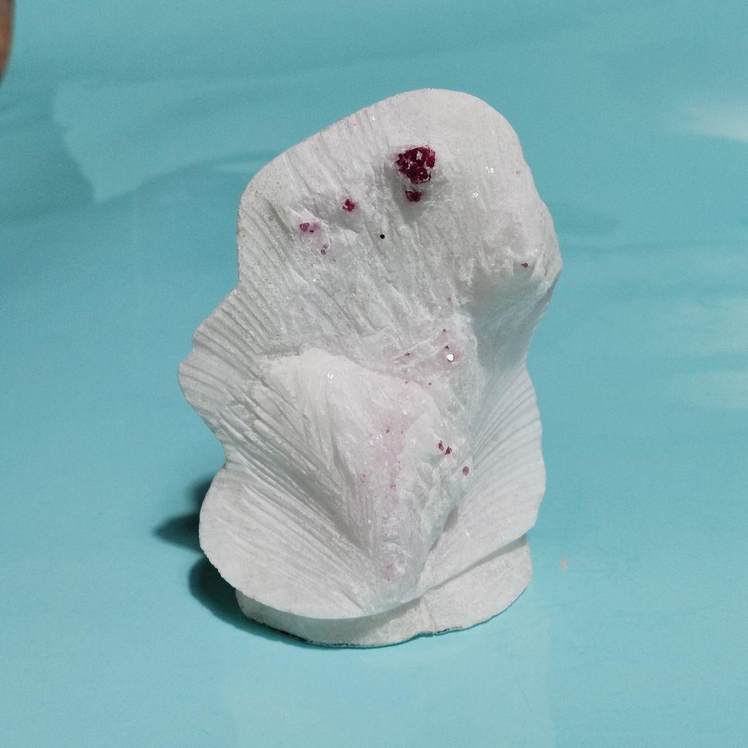 パワーストーン　天然石　大理石中のスピネル　原石　254g　No.29