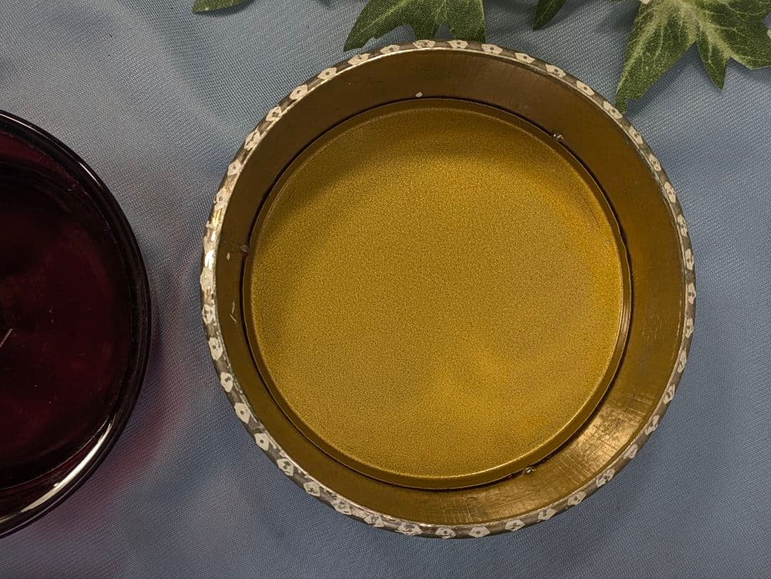 イギリス アンティーク Regent of London 刺繍 ガラス小物入れ