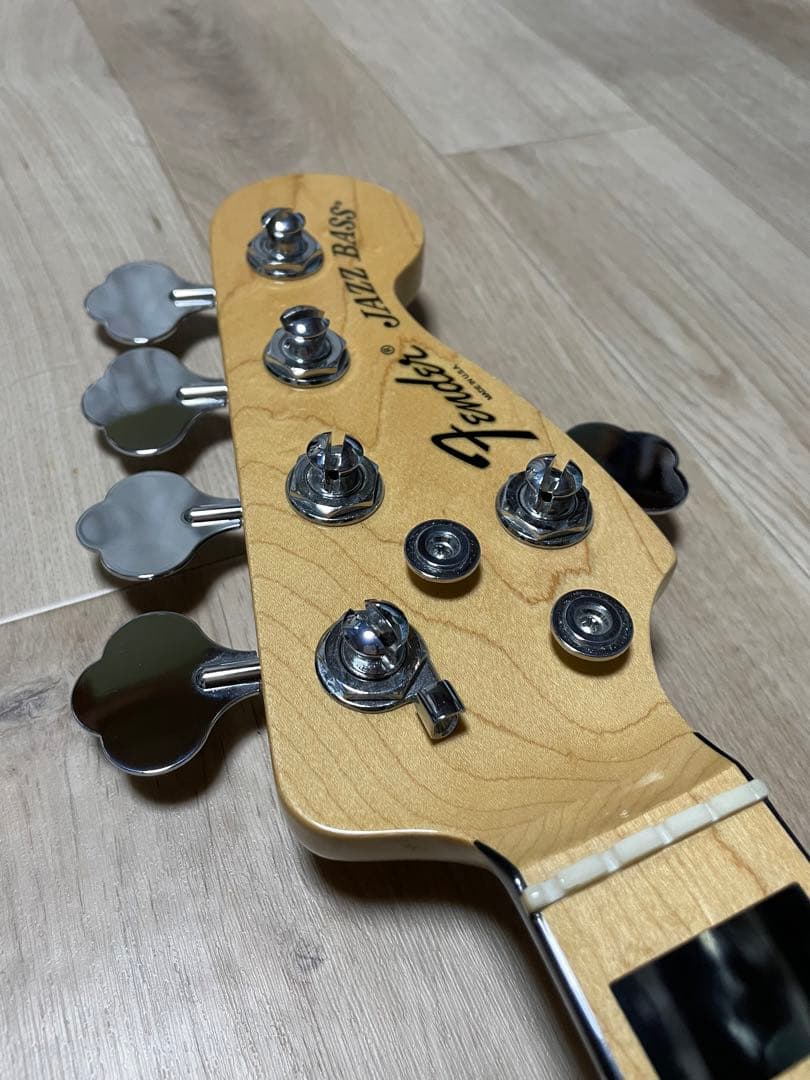 ベース Fender USA Deluxe JB V