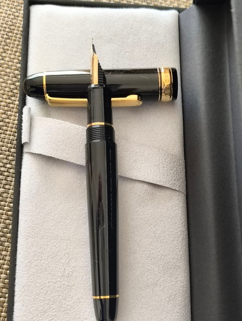 プラチナ万年筆 PLATINUM　#3776センチュリー　SF　細軟　ブラック