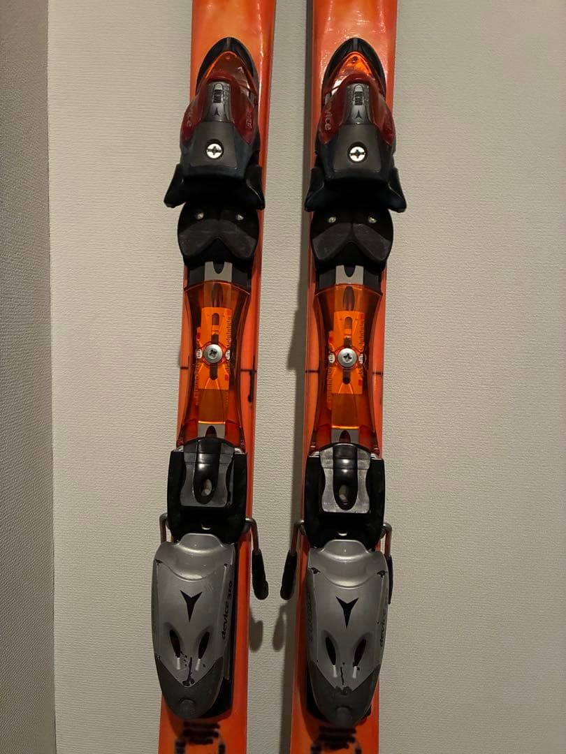 アトミックAtomicスキー板160cm