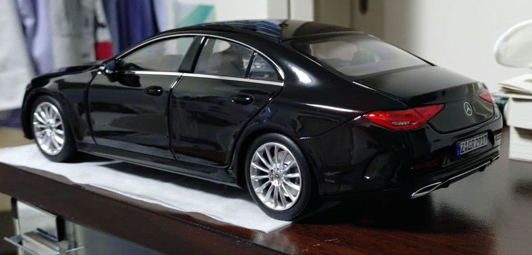 1/18 ミニカー　NOREV製　ベンツ ClS ブラック