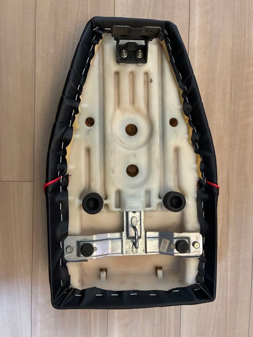 ジャイロx シート　タックロール