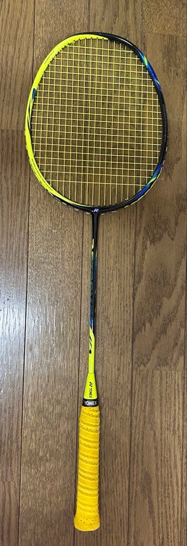 【廃盤 極美品】YONEX ASTROX77 4UG5 バドミントンラケット