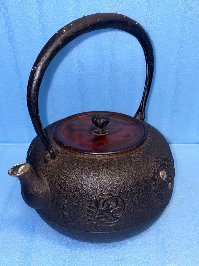 ☆ 人間国宝 釜師「高橋敬典作」粒銀象嵌提手　銀口銀象嵌花丸紋鉄瓶