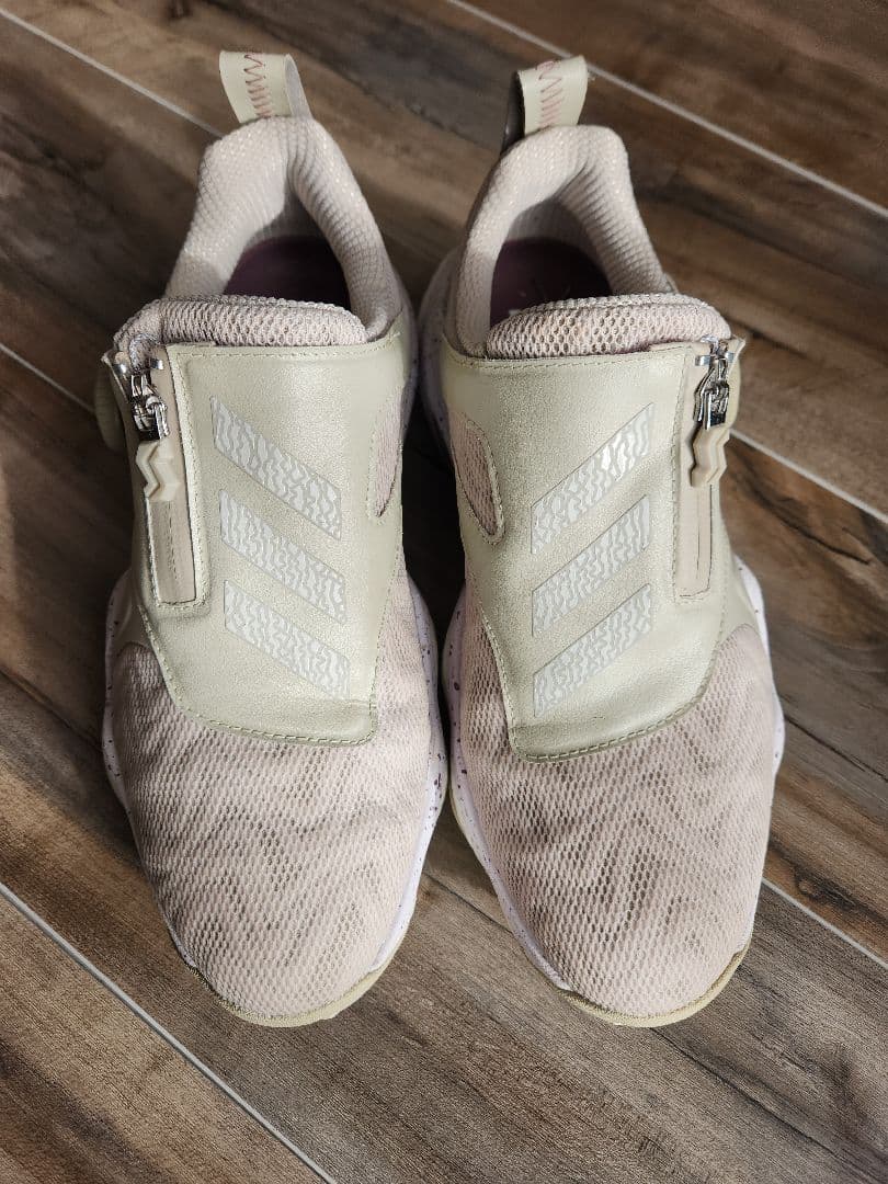 adidas BOOST ベージュ シューズ(女性用)