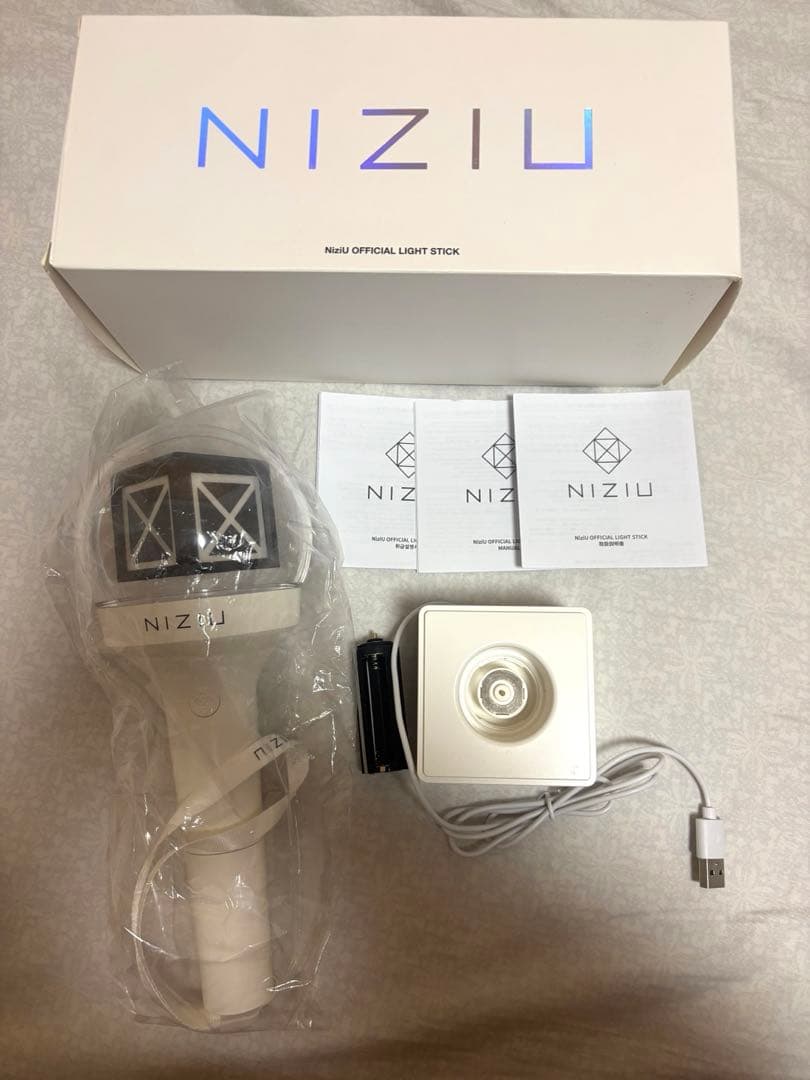 NiziU ペンライト　本体、電池ケースのみ 送料込み