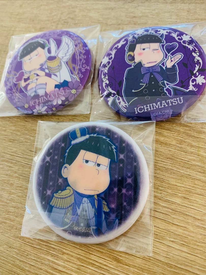 おそ松さん　一松 天使　悪魔　バンド　チェンジング 缶バッジ　ホログラム