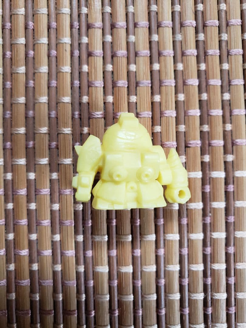 SDレイズナー消しゴムマーク2ガシュラン　黄色　ガン消し　キャラクター