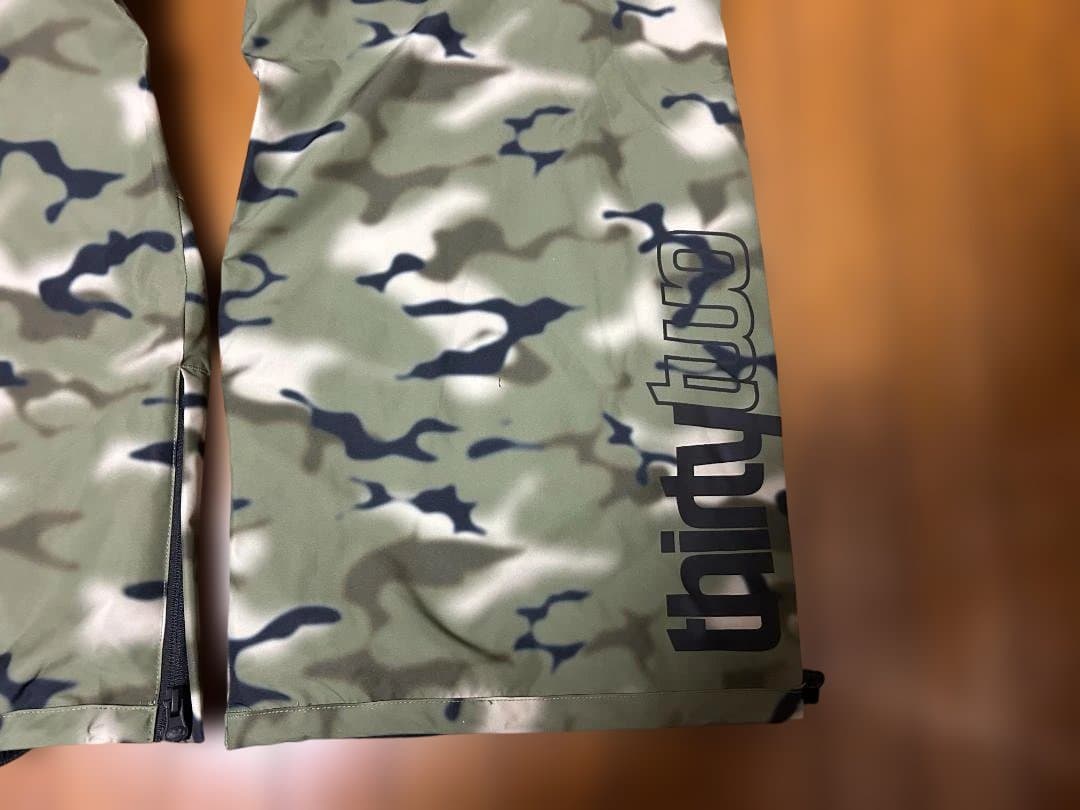 【新品】未使用thirtytwoスノーボードウェアパンツ迷彩XL正規品アーミー