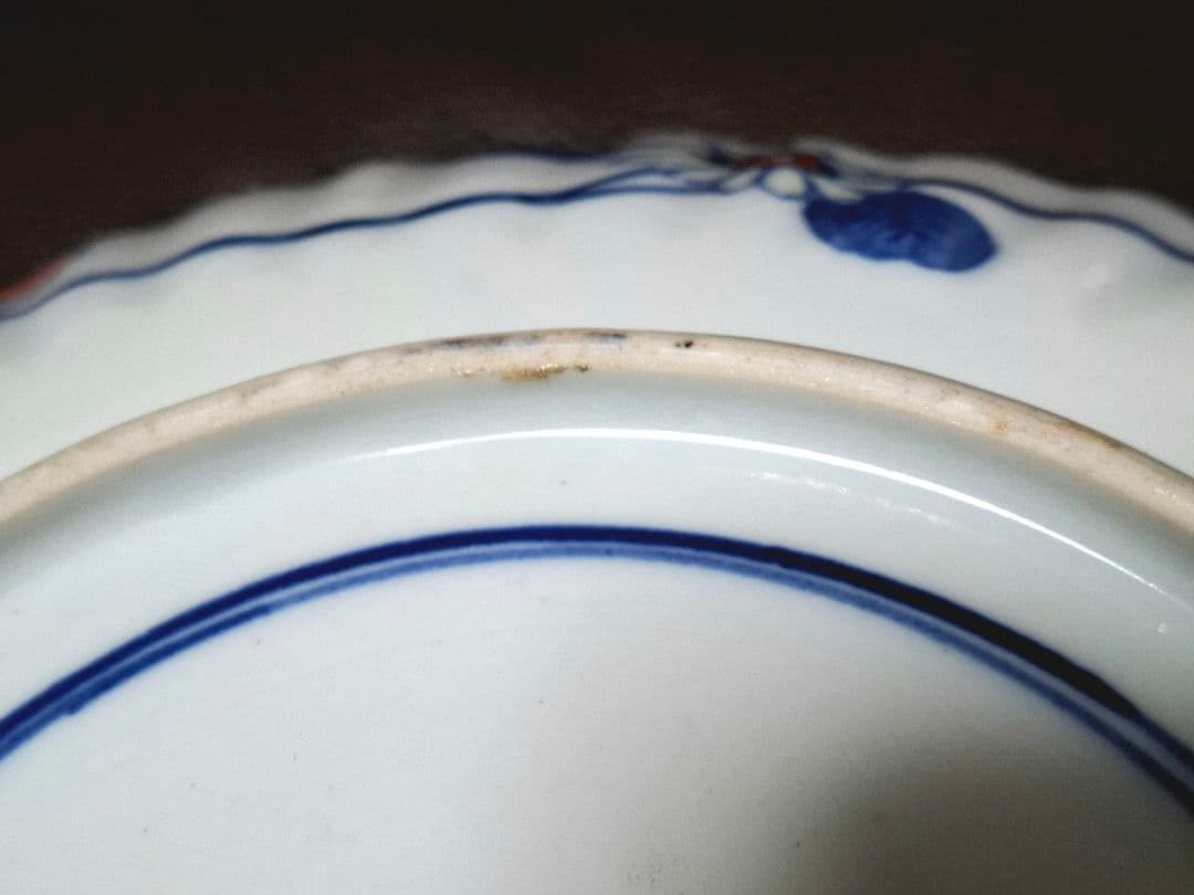 染付色絵兎の図 輪花口造り七寸皿 工芸品　直径約23cm