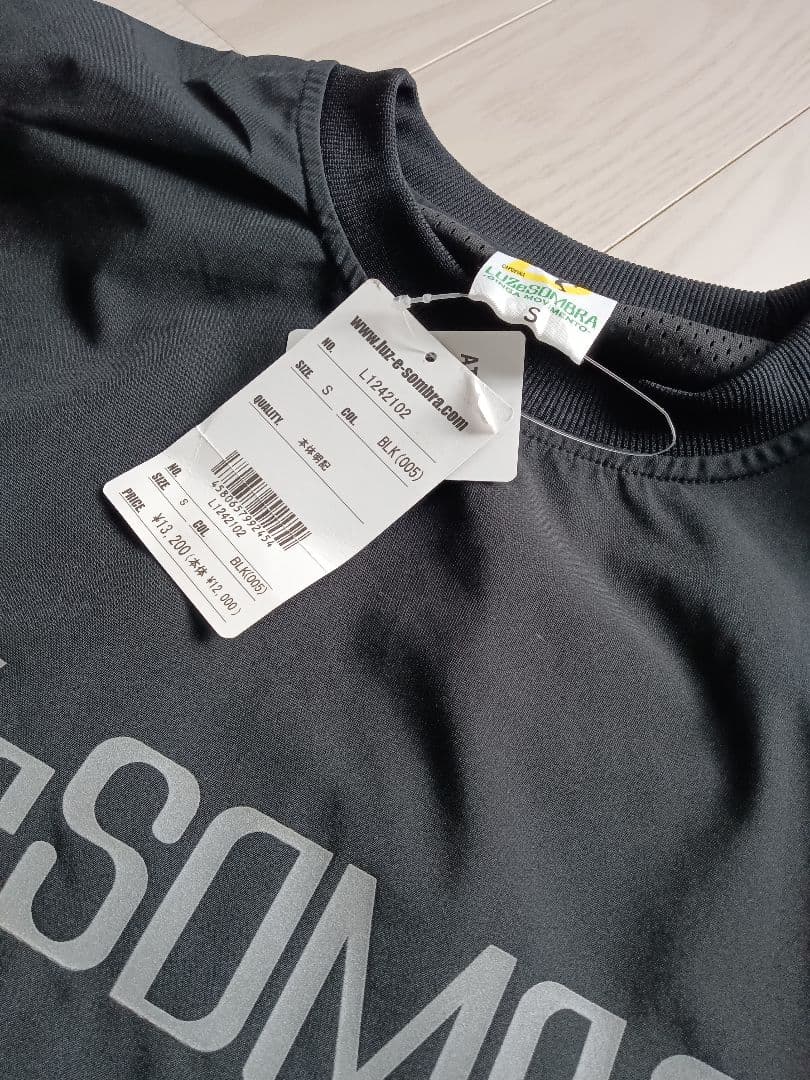 新品LUZe　ルースイソンブラ　STRETCH TAFTA　トップ　ジャケット