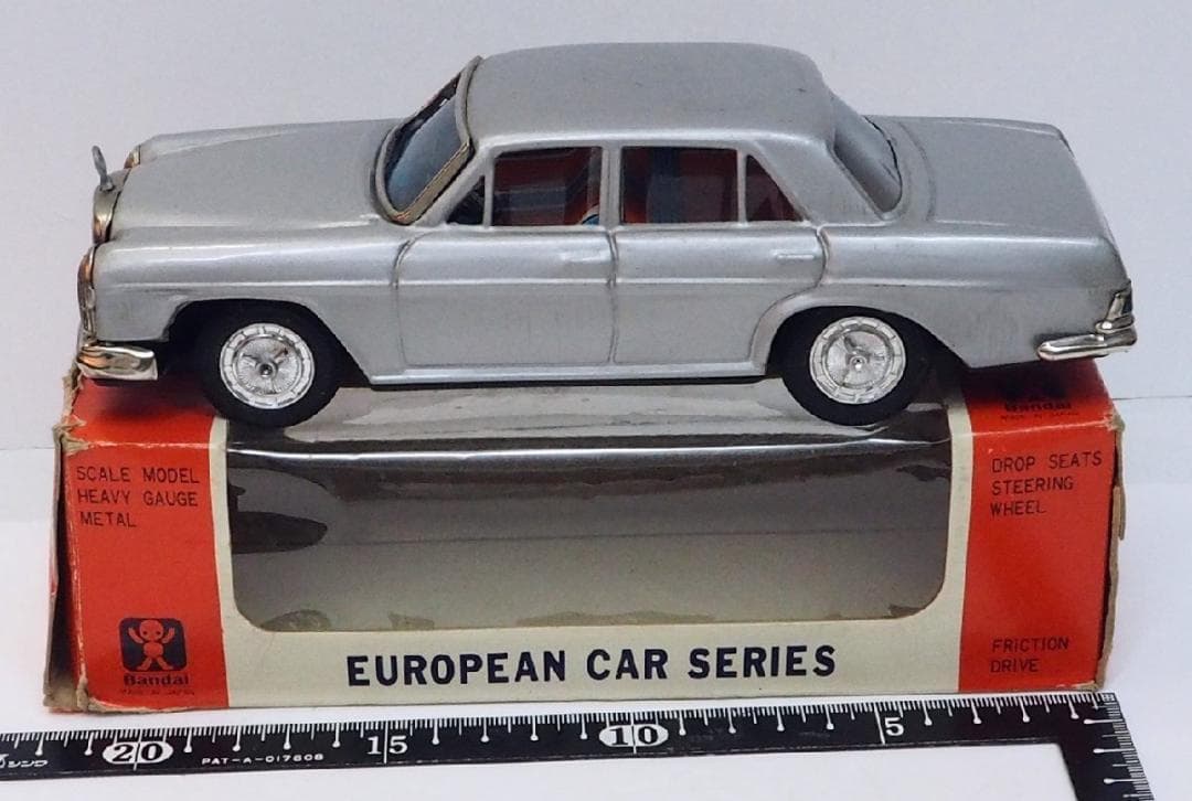 旧バンダイ【 メルセデス ベンツ250 銀色】tin toy car ブリキ箱付