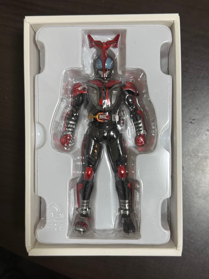 真骨彫 仮面ライダーカブト ハイパーフォーム