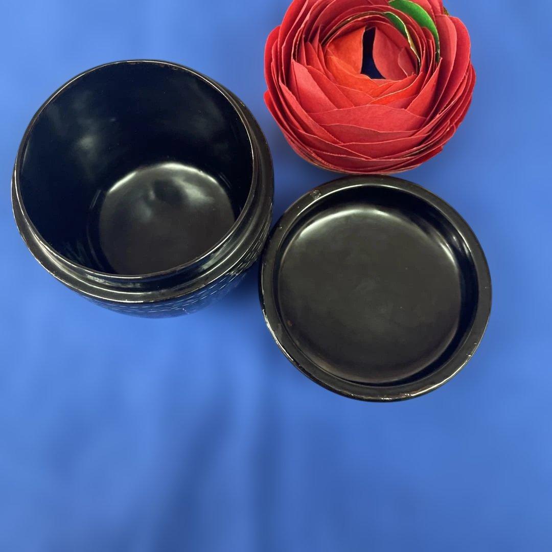 茶道具　棗　螺鈿細工　花をあしらった螺鈿細工が美しい