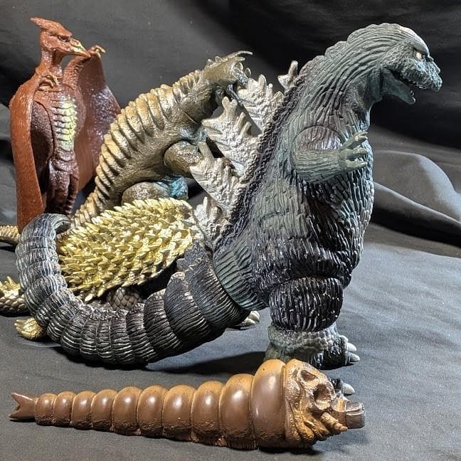 昭和ゴジラ・バラゴン・アンギラス・ラドン・モスラ幼虫（バンダイ）ソフビ５体セット