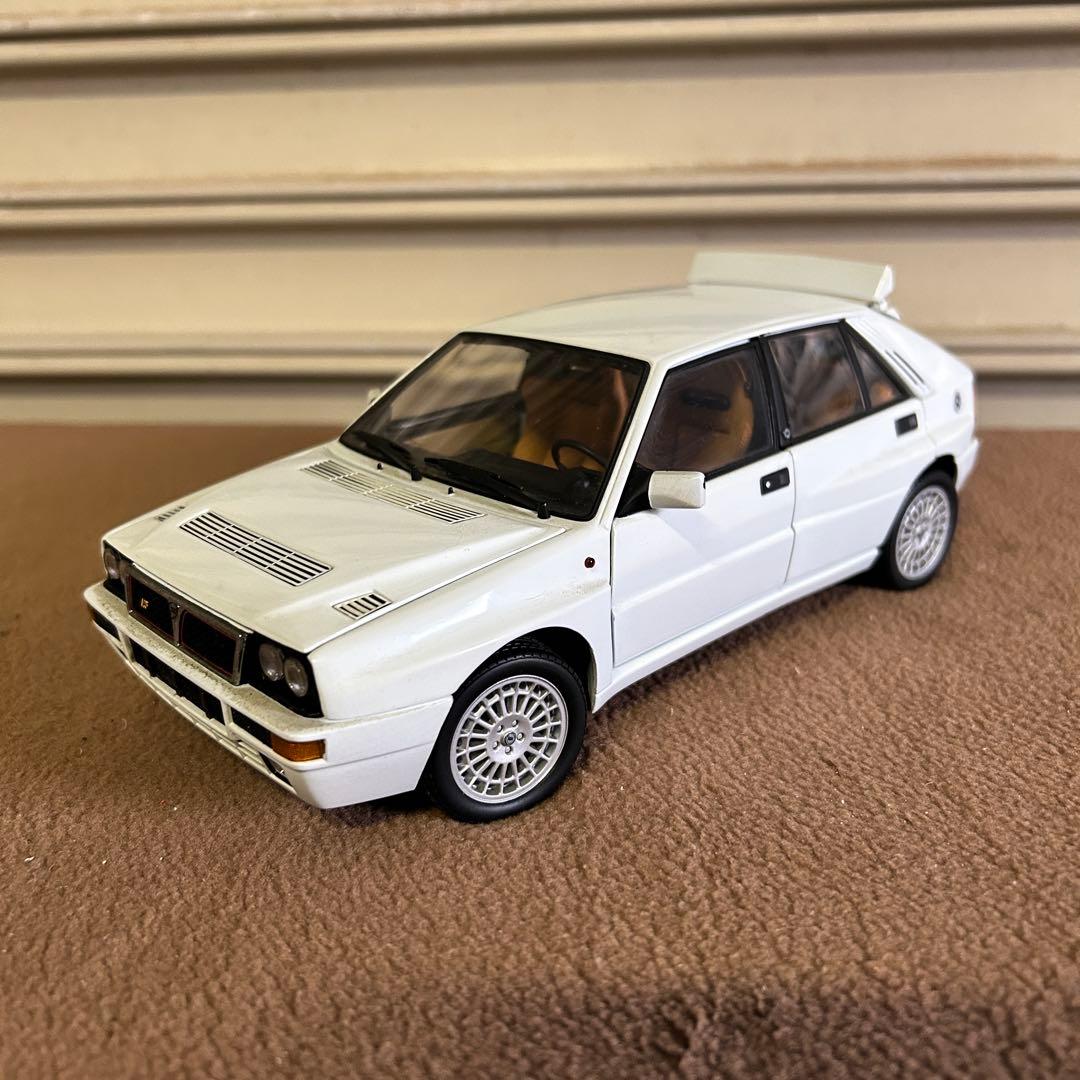 DB16★ミニカー★ 京商製 1/18 スケール ランチア デルタ HF