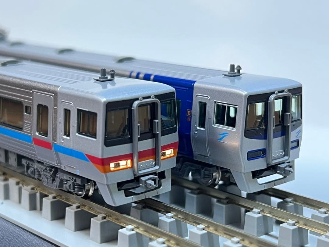 KATO JR四国8000系旧塗装5両+新塗装3両(動力2両付き)