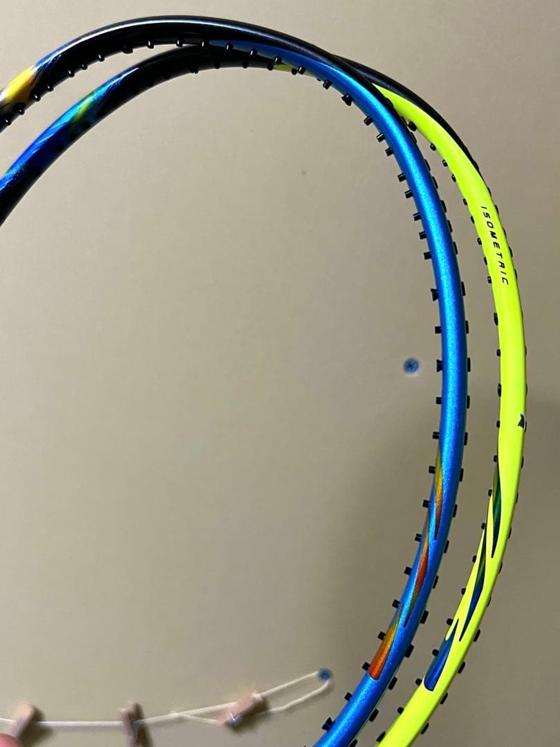 【廃盤品】YONEXアストロクス77バドミントンラケット2本