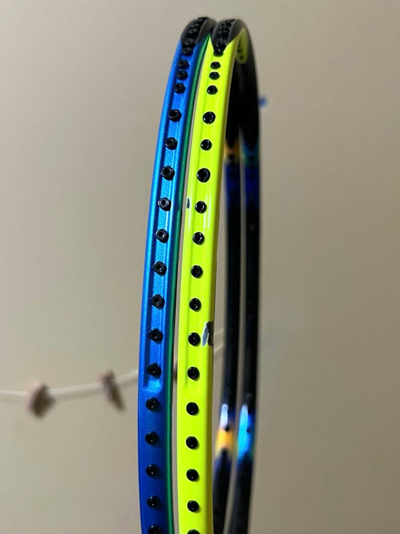 【廃盤品】YONEXアストロクス77バドミントンラケット2本