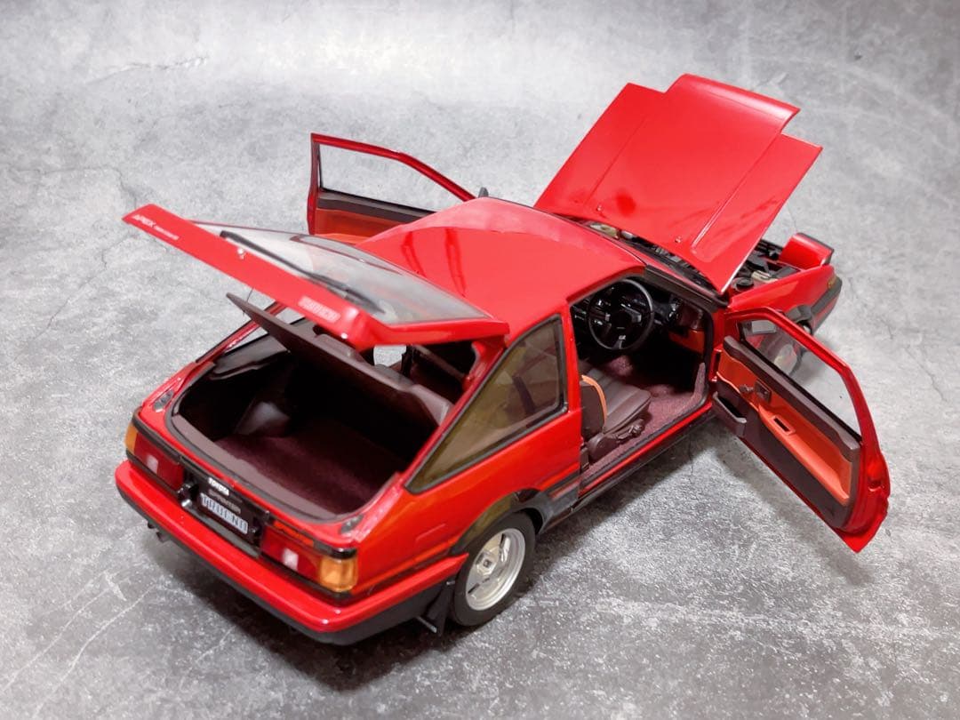 オートアート 1/18 トヨタ スプリンター トレノ GT APEX AE86