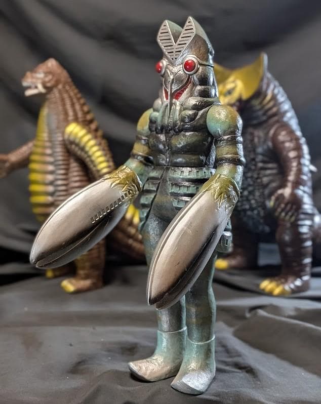 ゴモラ＆レッドキング＆バルタン星人（バンダイ）ビッグサイズソフビ３体セット