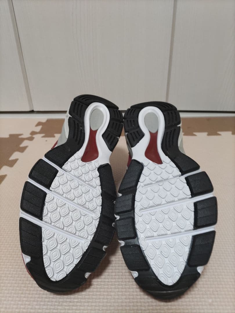 New Balance 990 赤/黒 トレーニングシューズ