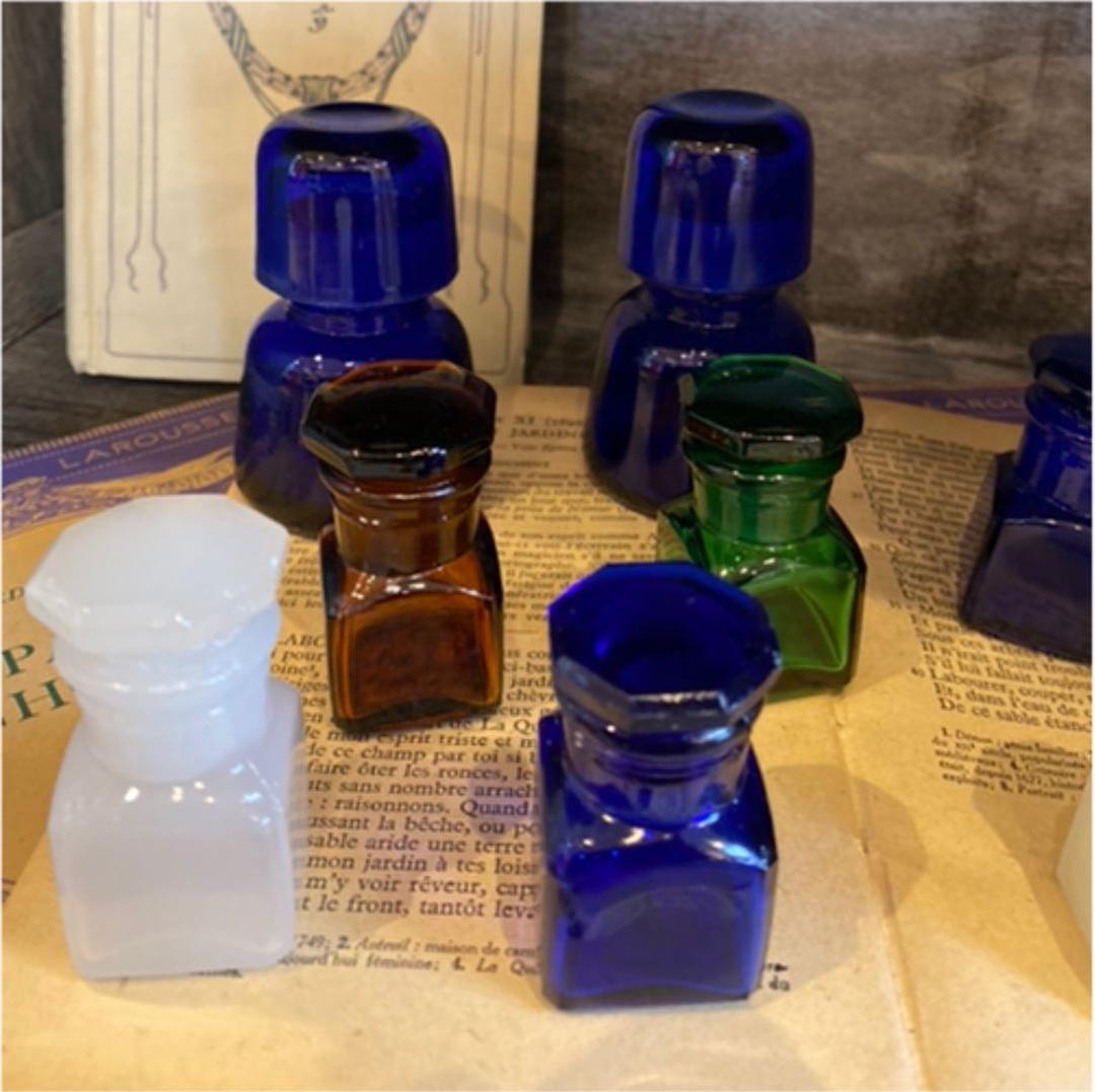 ビンテージ レトロ 色ガラス瓶 薬瓶 医療瓶 蓋付き