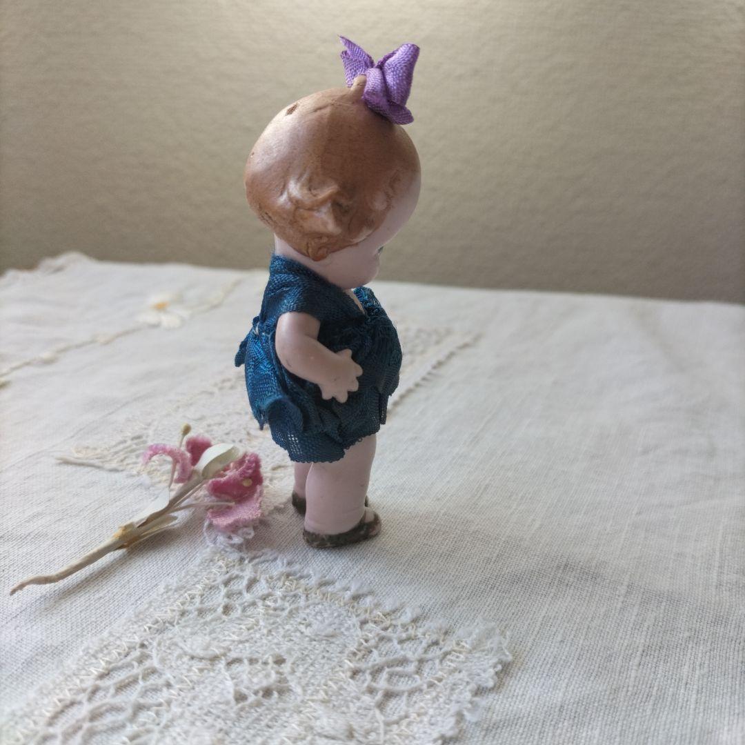 ドイツ　アンティーク　HERTWIG ビスクドール　リボンの女の子　8.5cm