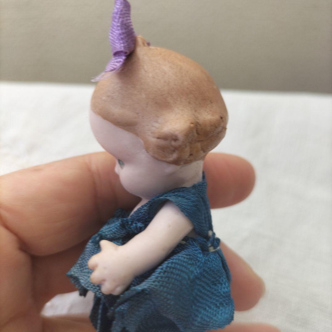 ドイツ　アンティーク　HERTWIG ビスクドール　リボンの女の子　8.5cm