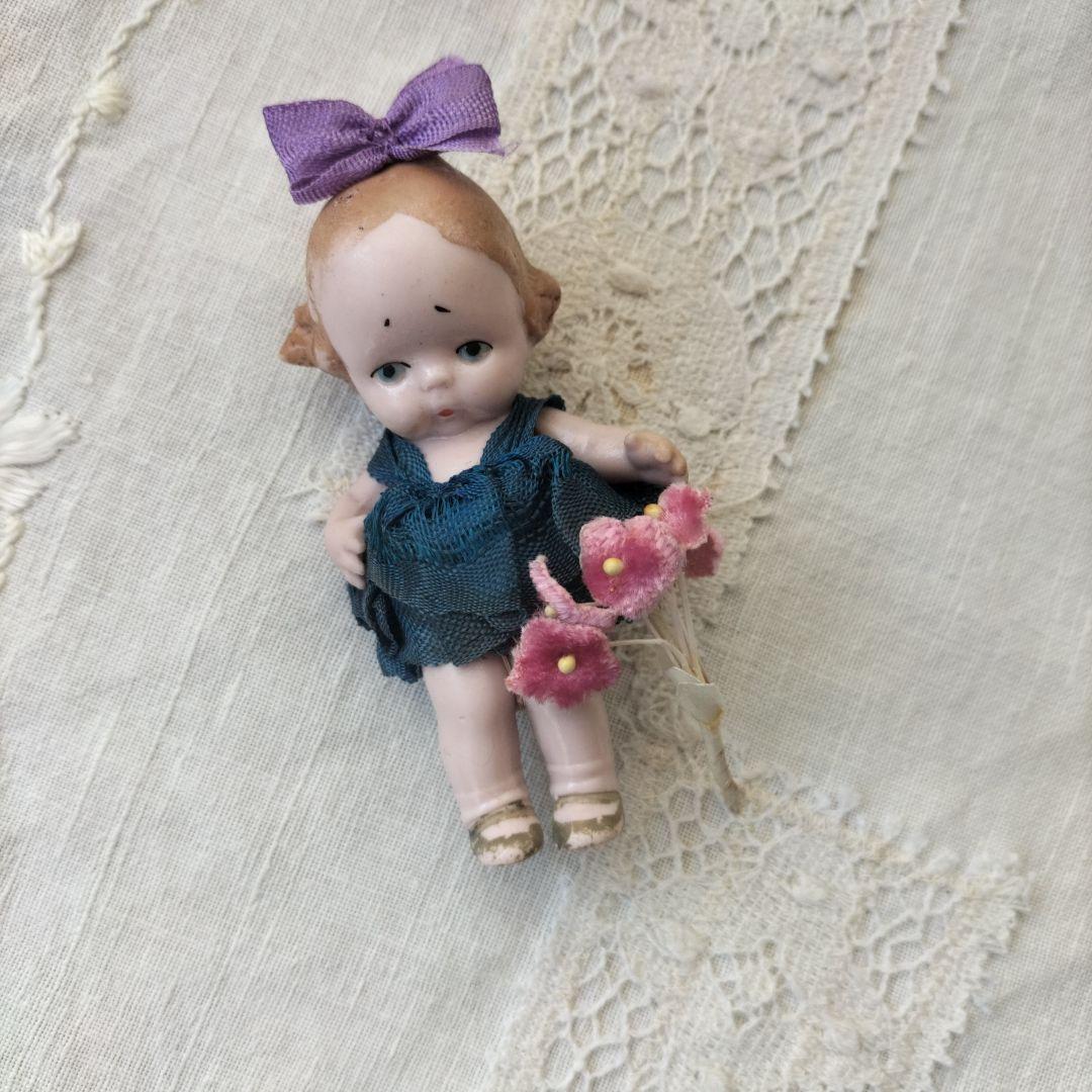 ドイツ　アンティーク　HERTWIG ビスクドール　リボンの女の子　8.5cm