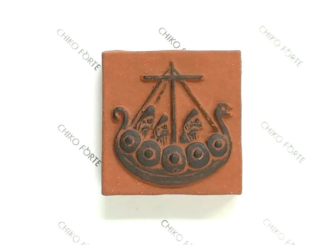 ☆ヴィンテージ☆ ヴァイキングデザインのテラコッタ・タイル 4点