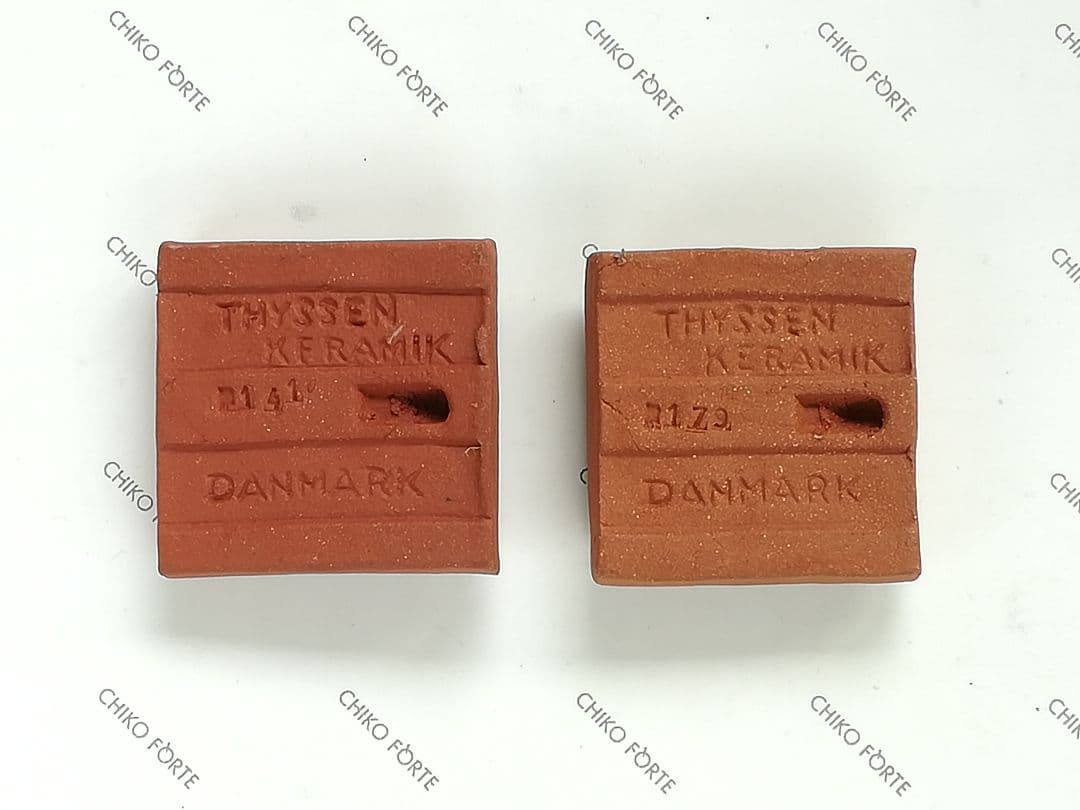 ☆ヴィンテージ☆ ヴァイキングデザインのテラコッタ・タイル 4点