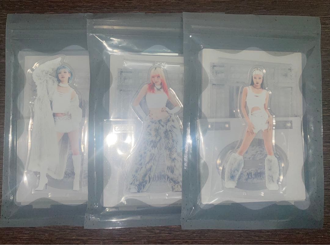 HANA NON STOP アクスタ　JISOO MAHINA YURI