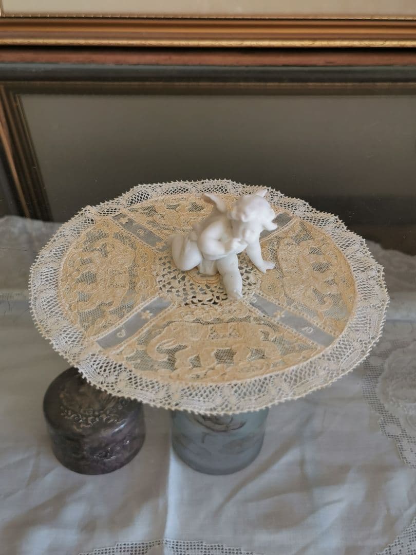 アンティーク 4頭の象アランソン クロシェ編の花 ノルマンディーレースドイリー