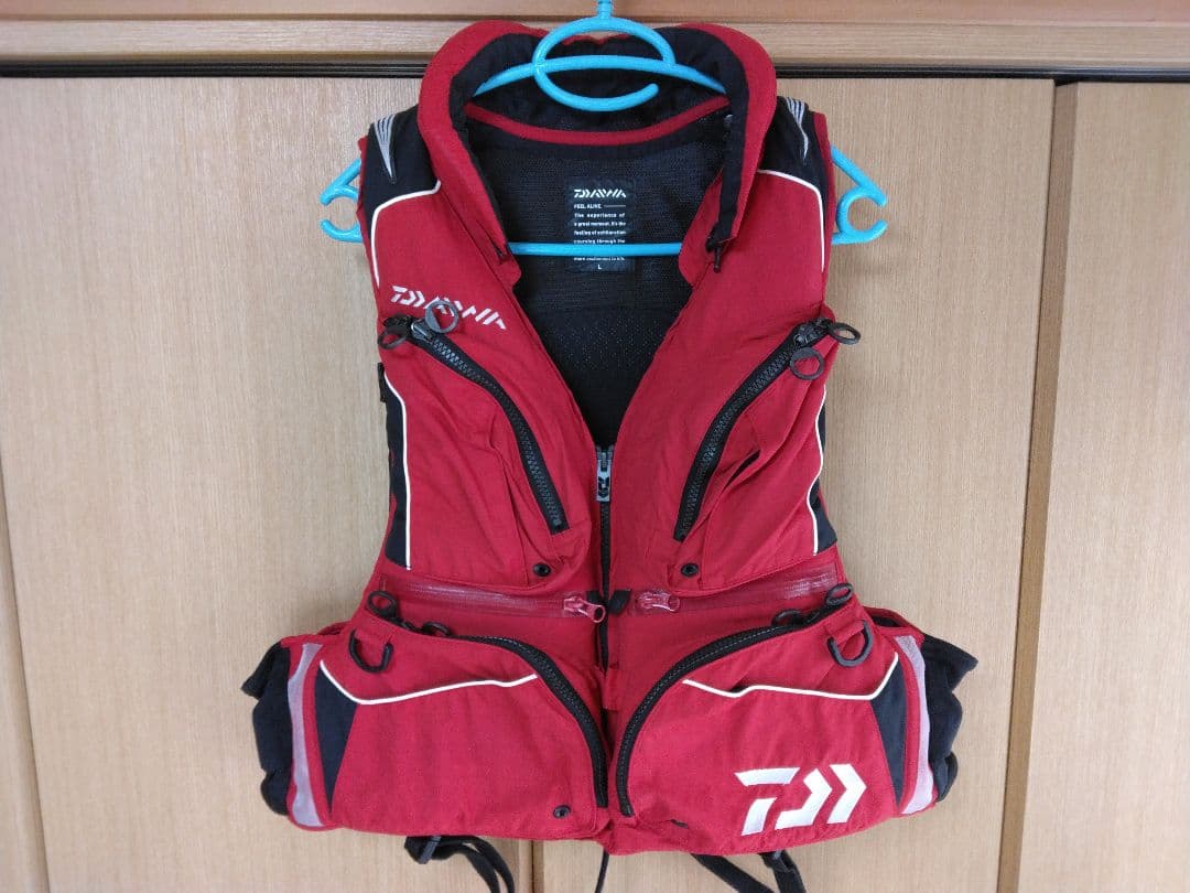 ダイワ　バリアテック枕付フロートベスト　レッド　L
