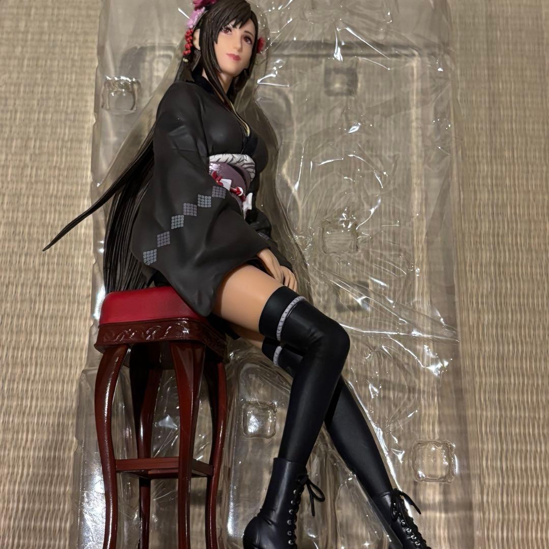 バス　　　　　　　　　 ファイナルファンタジー7 ティファ　フィギュア