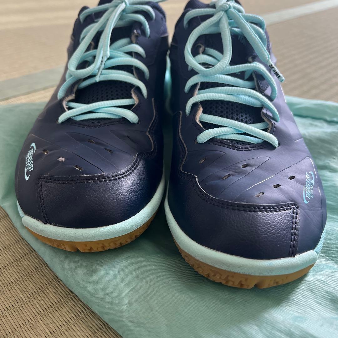 ヨネックスバドミントンシューズ パワークッション65Zスリム 28cm 値下げ！