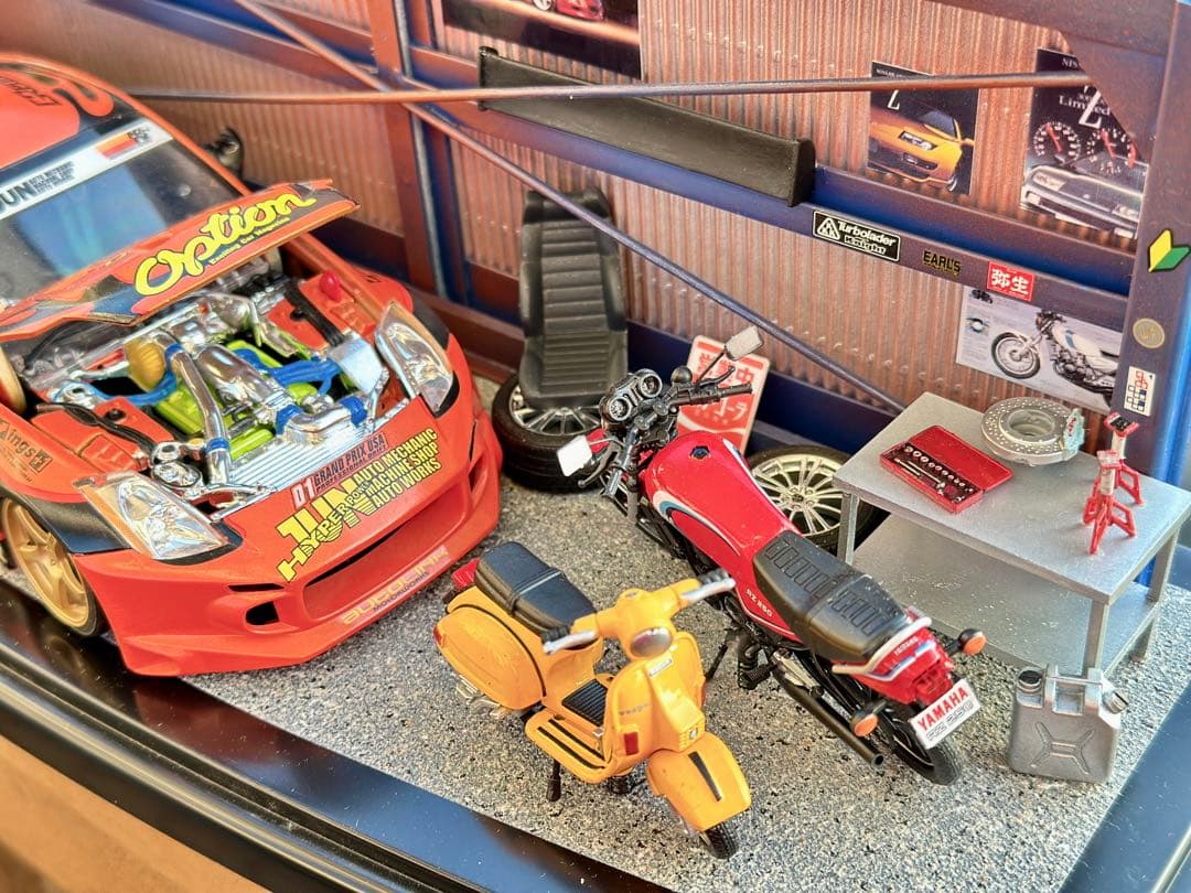 ■クオリティ良いガレージ風のジオラマです■