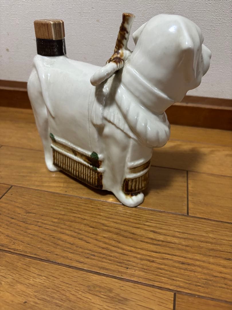 【未開栓】干支 戌 犬型 陶器 ウイスキー サントリー ローヤル12年