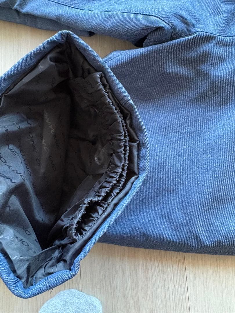 ONYONE スキーウェア　Lサイズ　新品タグ付き　防水性10,000mm 上下