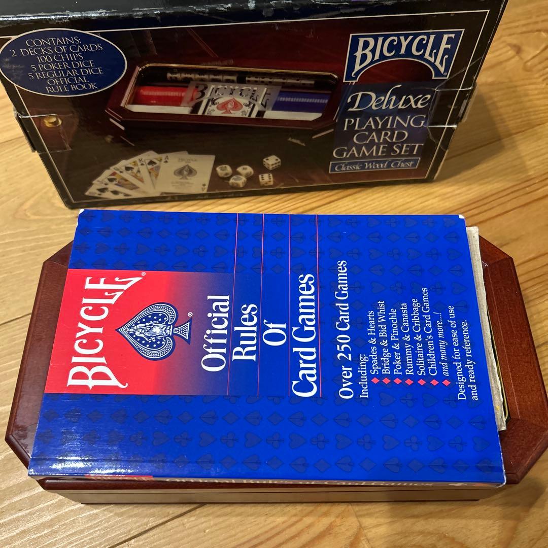 新品未使用　輸入BICYCLE DXカードゲームセット　木製収納付き