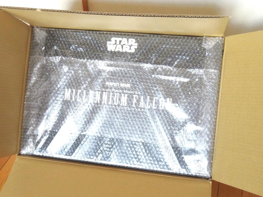 【期間限定特価・美品】プレミアムバンダイ版PG 1/72 ミレニアム・ファルコン