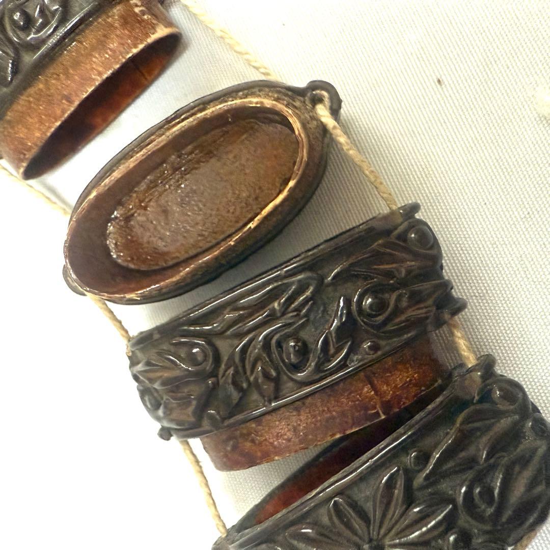 堆黒印籠　根付